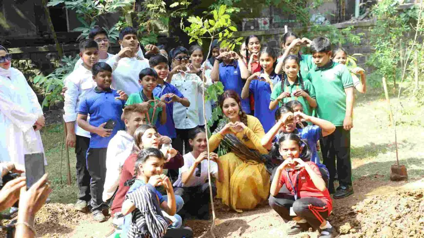 राशि खन्ना ने पर्यावरण के प्रति जागरूक अभियान में 100 बच्चों के साथ पौधे लगाकर एक विशेष पूर्व-जन्मदिन समारोह मनाया