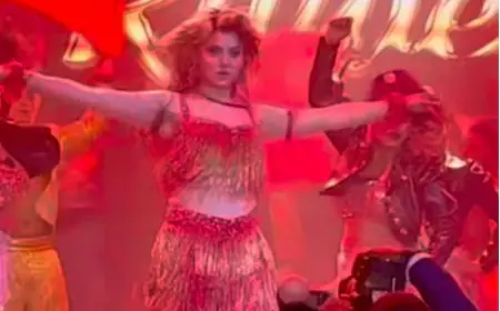 तमन्ना भाटिया से दो कदम आगे निकली उर्वशी रौतेला